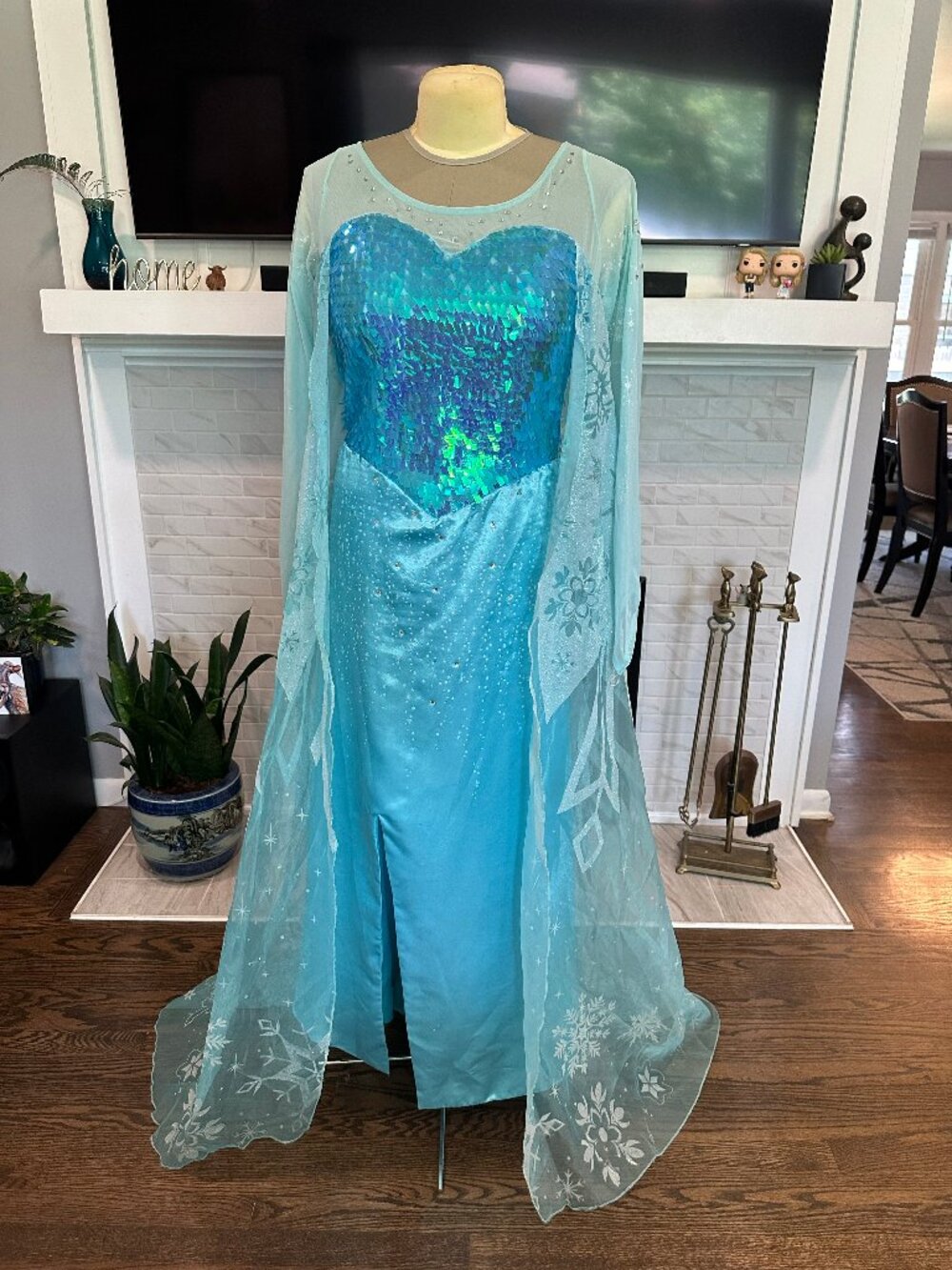 Disney's Frozen Adult Elsa Prestige Costume - Size Large